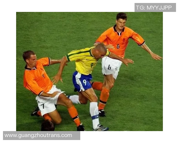 2010年世界杯经典对决巴西与荷兰精彩录像回顾与分析