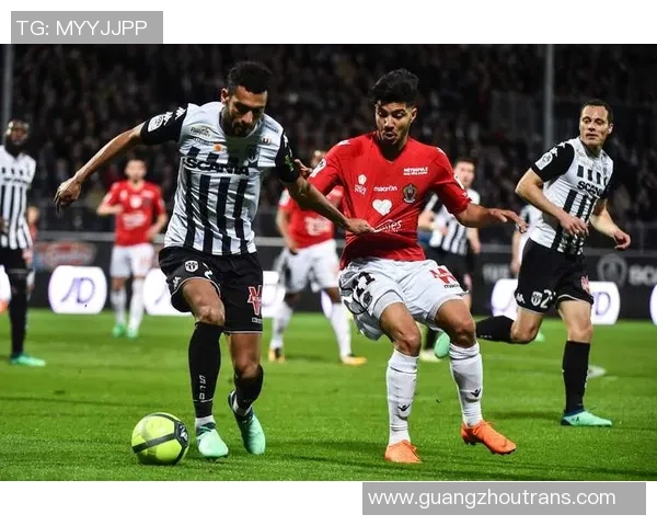 巴黎足球迎战沙托鲁争夺法甲积分榜关键战役