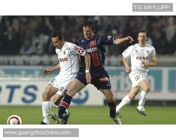 提华纳与拉古纳的激烈对决揭示了足球战术与团队合作的重要性 提华纳与拉古纳的激烈对决揭示了足球战术与团队合作的重要性