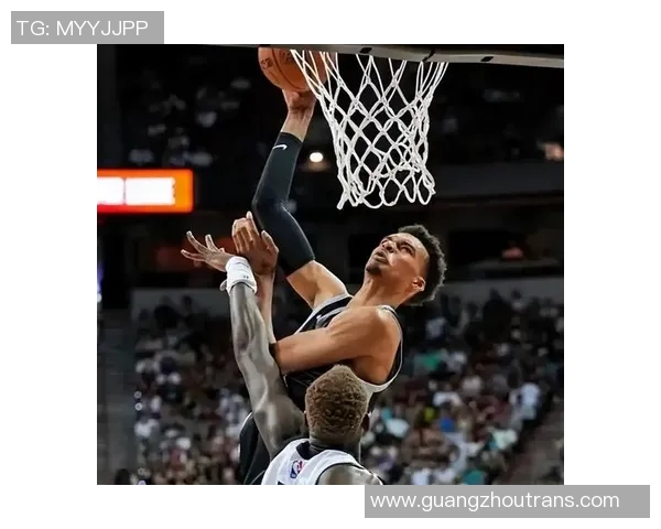 文班亚马新秀赛季表现惊艳场均20分10篮板3盖帽引领联盟