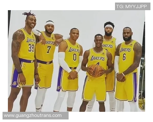 湖人队与掘金队激战正酣赛况分析与精彩瞬间回顾