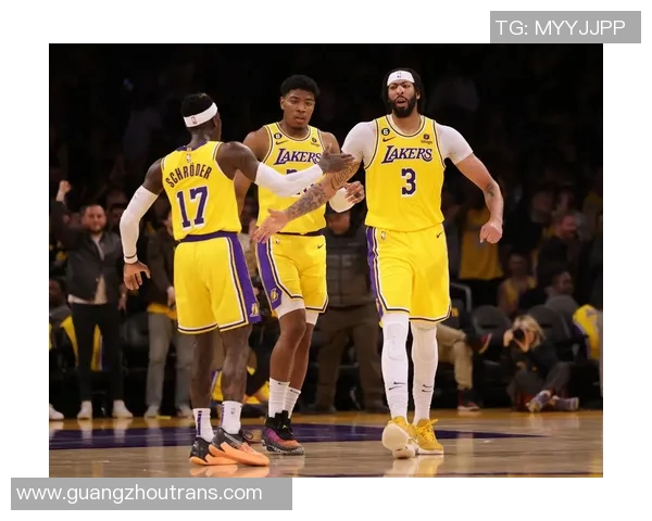 2012年洛杉矶湖人队与雷霆的激烈对决回顾与分析 2012年洛杉矶湖人队与雷霆的激烈对决回顾与分析