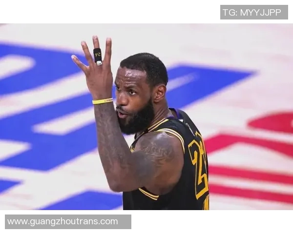 詹姆斯的篮球传奇之路：从天才少年到NBA巨星的奋斗历程